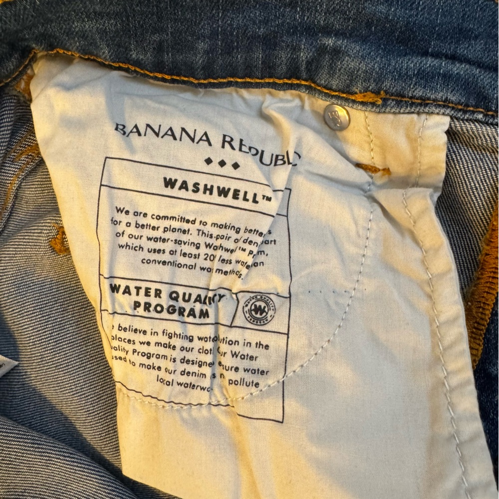 Banana‎ Republic Factory- Cropped Bootcut- Raw Hem. Size 4 - Picture 11 of 11